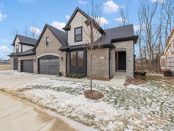 3rd image of 2044 Breckenridge Ct