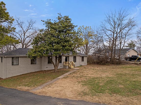 3rd image of 102 Cloverdale Ct