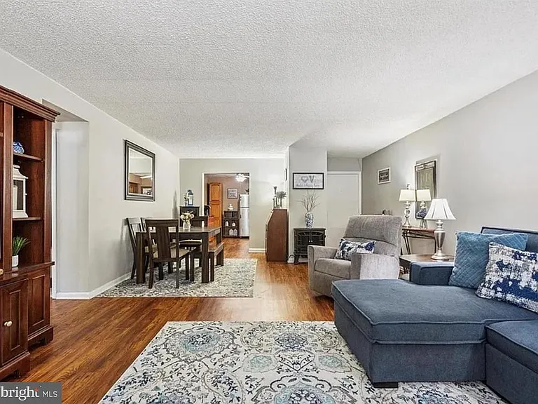 400 Glendale Rd #B-13 — Photo 6