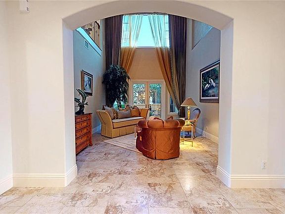 5th image of 2947 Tiburon Blvd E
