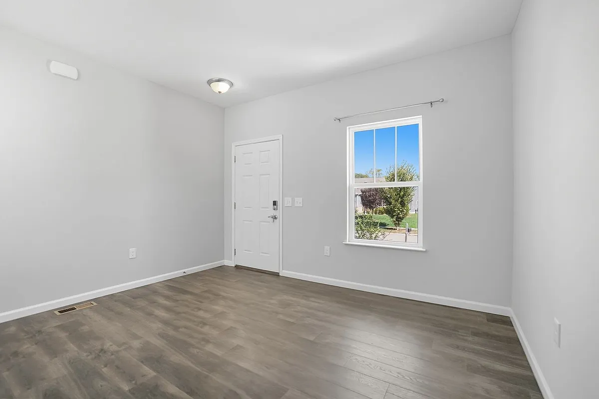 Building Photo - 5089 Jessica Suzanne Dr