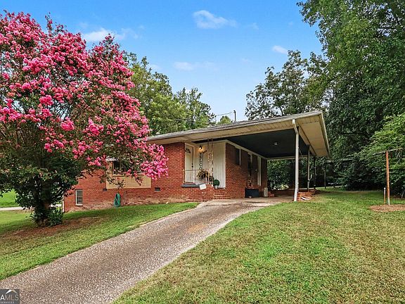 3rd image of 6812 Cherry Cir