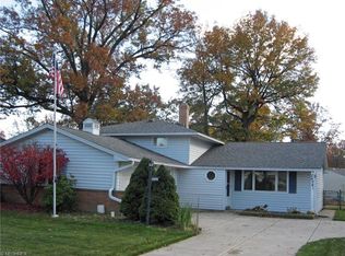24981 Deerfield Dr, North Olmsted, OH 44070