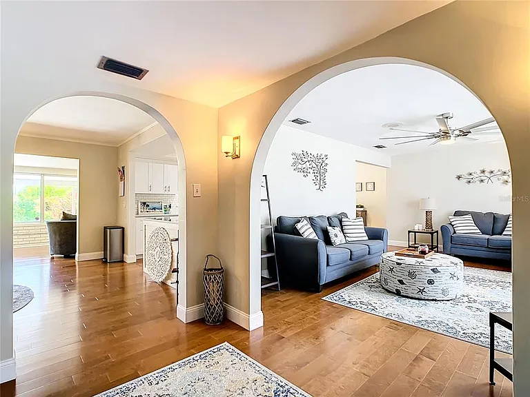 2250 Watrous Dr — Photo 3