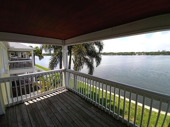 2nd image of 205 Pompano Dr SE APT C