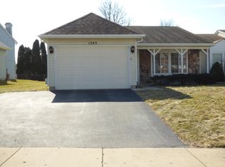 1343 Inverness Dr, Elgin, IL 60120