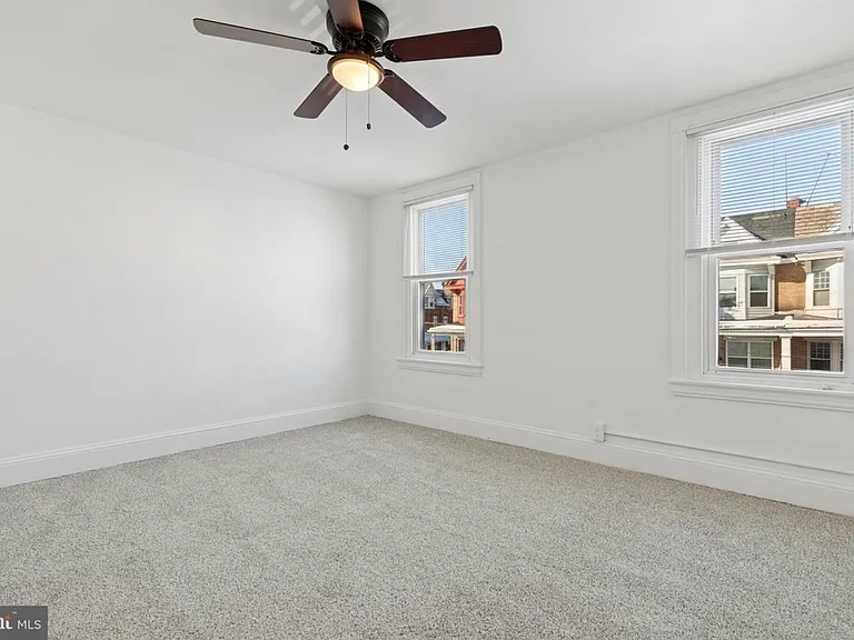 206 Chain St — Photo 7