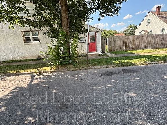 2nd image of 1401 W Mulberry St APT 4