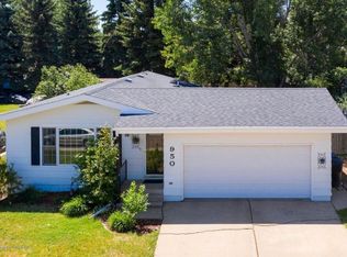 950 9th St E, Dickinson, ND 58601