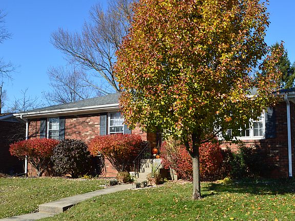 2nd image of 3481 Aldershot Dr