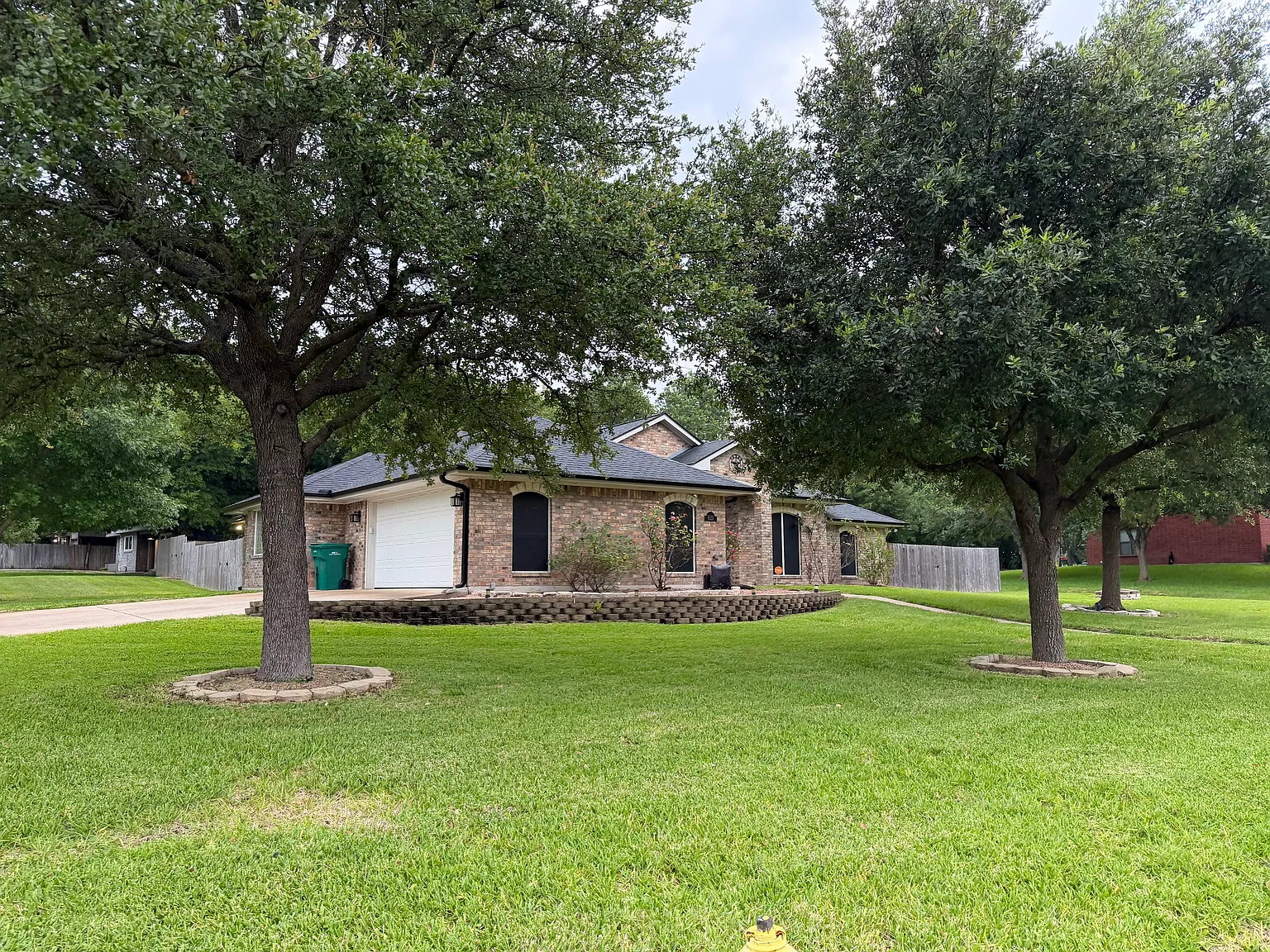 4 bed, 2296 sqft, $2,395 — Photo 2