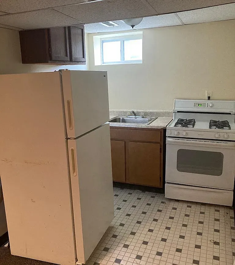 2 bed, $1,300 — Photo 2