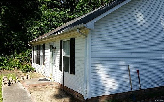 4th image of 224 W Hilltop Cir