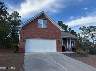 1 Van Buren Ln, Pinehurst, NC 28374