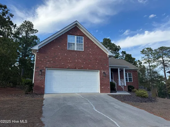 1 Van Buren Ln, Pinehurst, NC 28374