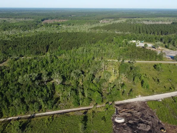 472733 Middle Rd, Hilliard, FL 32046