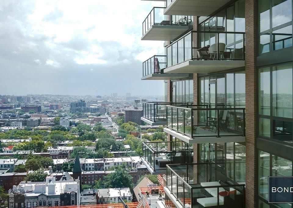 1st image of 33 Bond St APT 1810