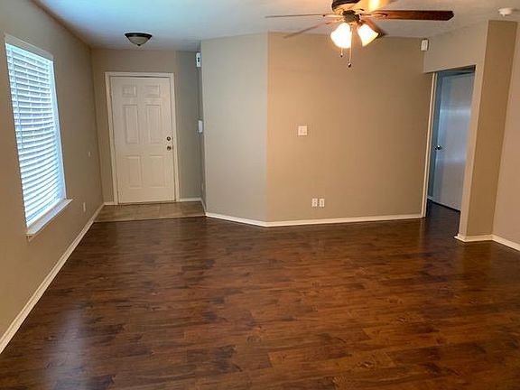 3rd image of 411 Arabian Dr