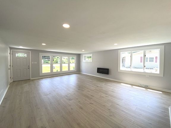 5th image of 3376 N Linda Dr