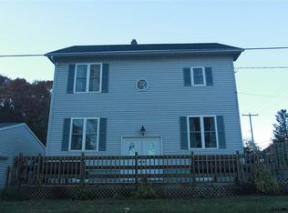 2140 Roosevelt St, Dubuque, IA 52001