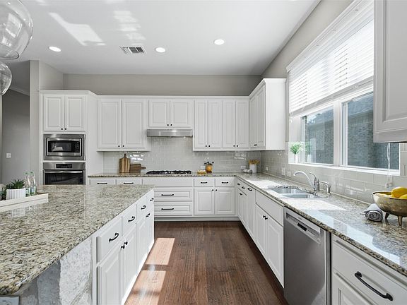 5th image of 364 Sand Hills Ln