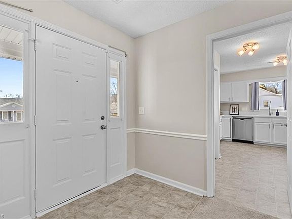 4th image of 2101 Owens St