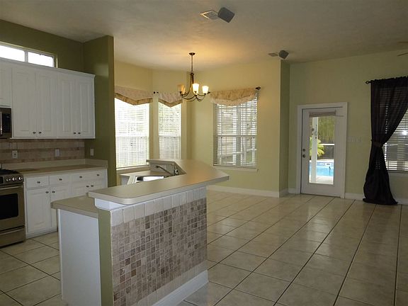 5th image of 3300 Dartmouth Dr