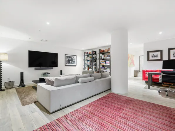 15 Renwick Street image 19 of 27