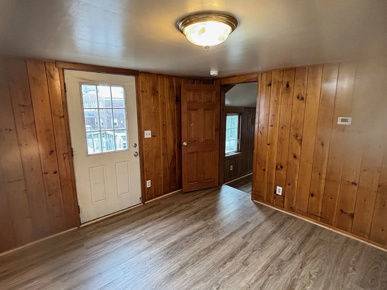3 bed, 1.0 bath, 788 sqft, $2,350 — Photo 2