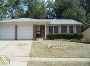 8527 Windsor Ct, Ypsilanti, MI 48198