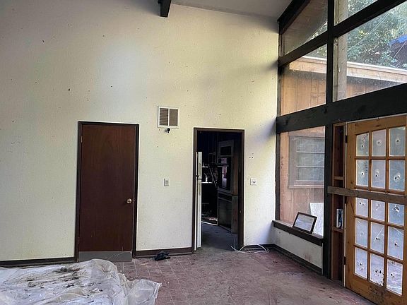 4th image of 114 Don Carlos Dr