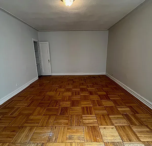 135 Hawthorne St #4D — Photo 6