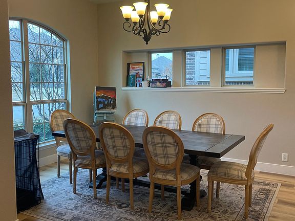 5th image of 3412 Hawthorn Ln