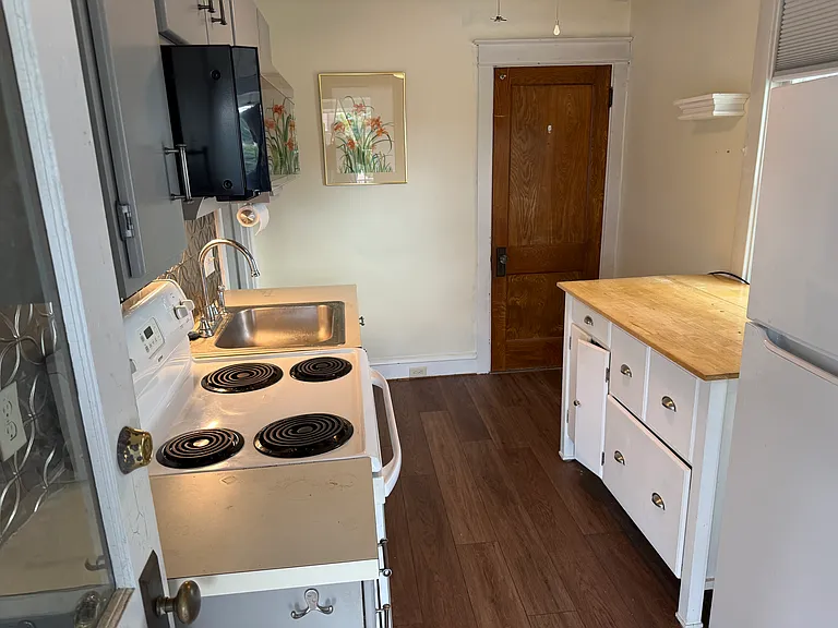 221 E Lancaster Ave — Photo 1