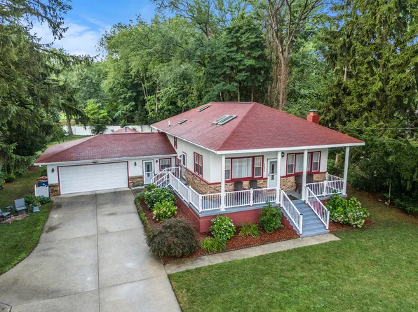 1254 S Shore Dr, Holland, MI 49423