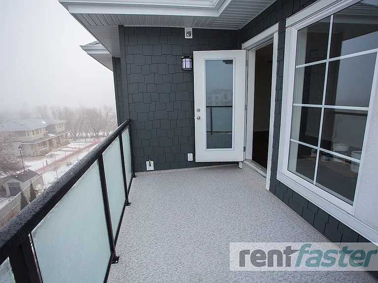 588 Griesbach Parade NW — Photo 20
