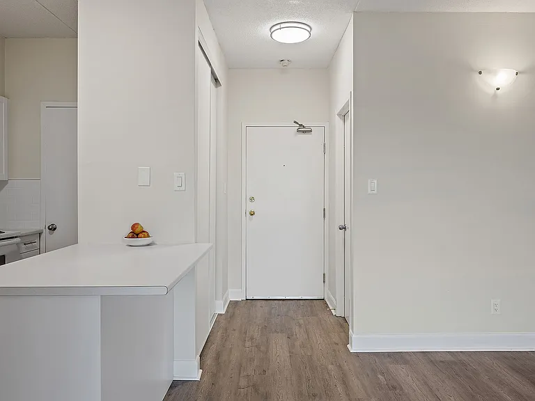 201 Hunter St E — Photo 12