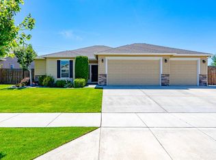 3711 W 19th Ct, Kennewick, WA 99338
