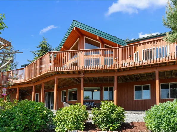 1489 Crestview Drive, Camano Island, WA 98282
