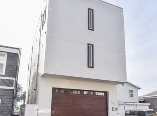 16785 Bayview Dr, Sunset Beach, CA 90742
