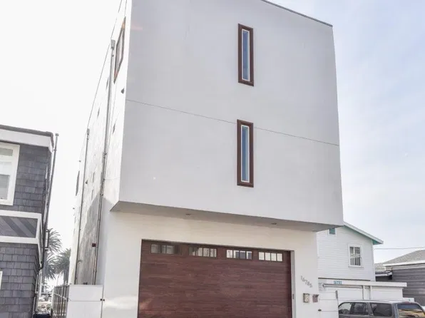 16785 Bayview Dr, Sunset Beach, CA 90742