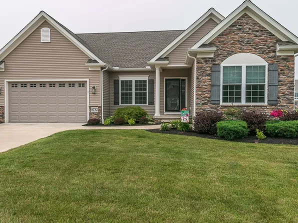 8732 Summer Wind Ln, Mentor, OH 44060