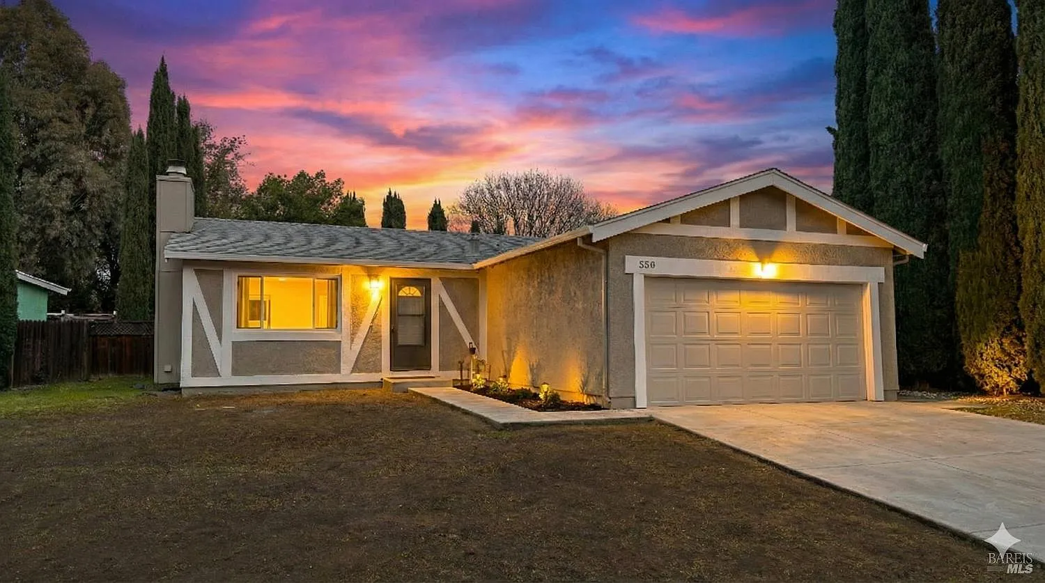 550 W Creekside Cir photo 1