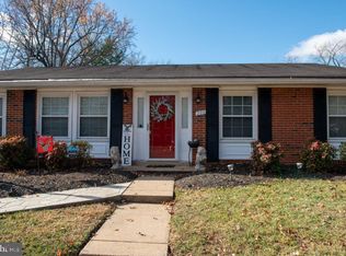 200 E Staunton Ave, Sterling, VA 20164