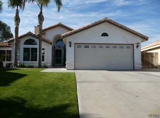 11215 Mirrored Image Ct, Bakersfield, CA 93311