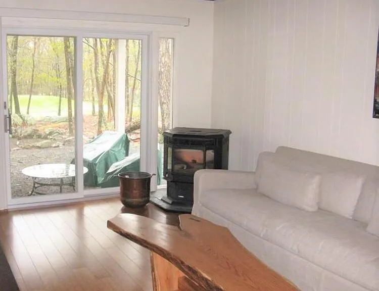 FIRST FL BEDROOM FURNISHED