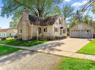 607 N Washington St, Washburn, IL 61570