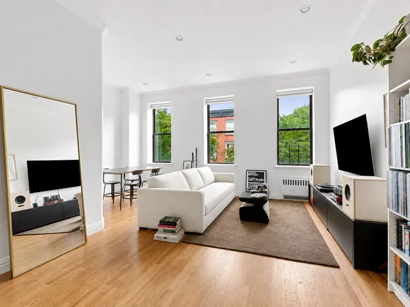 564 Henry Street image 1 of 11