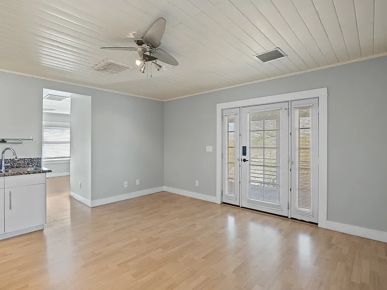 2225 N 9th St — Photo 5
