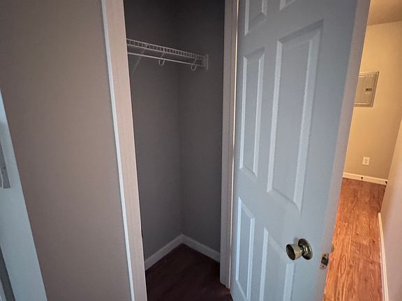 4th image of 126 Vine St APT 17